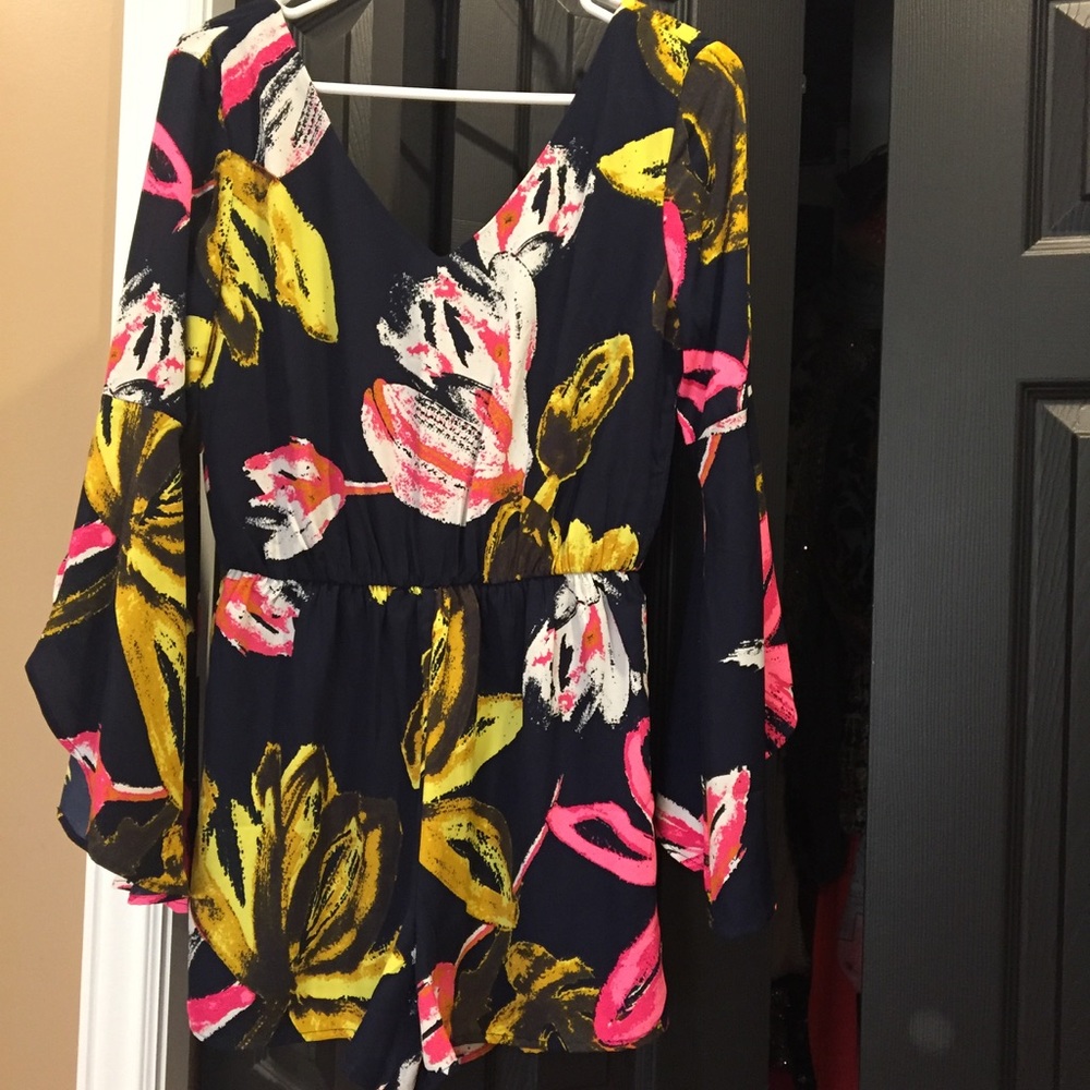 NWOT Small Floral romper.